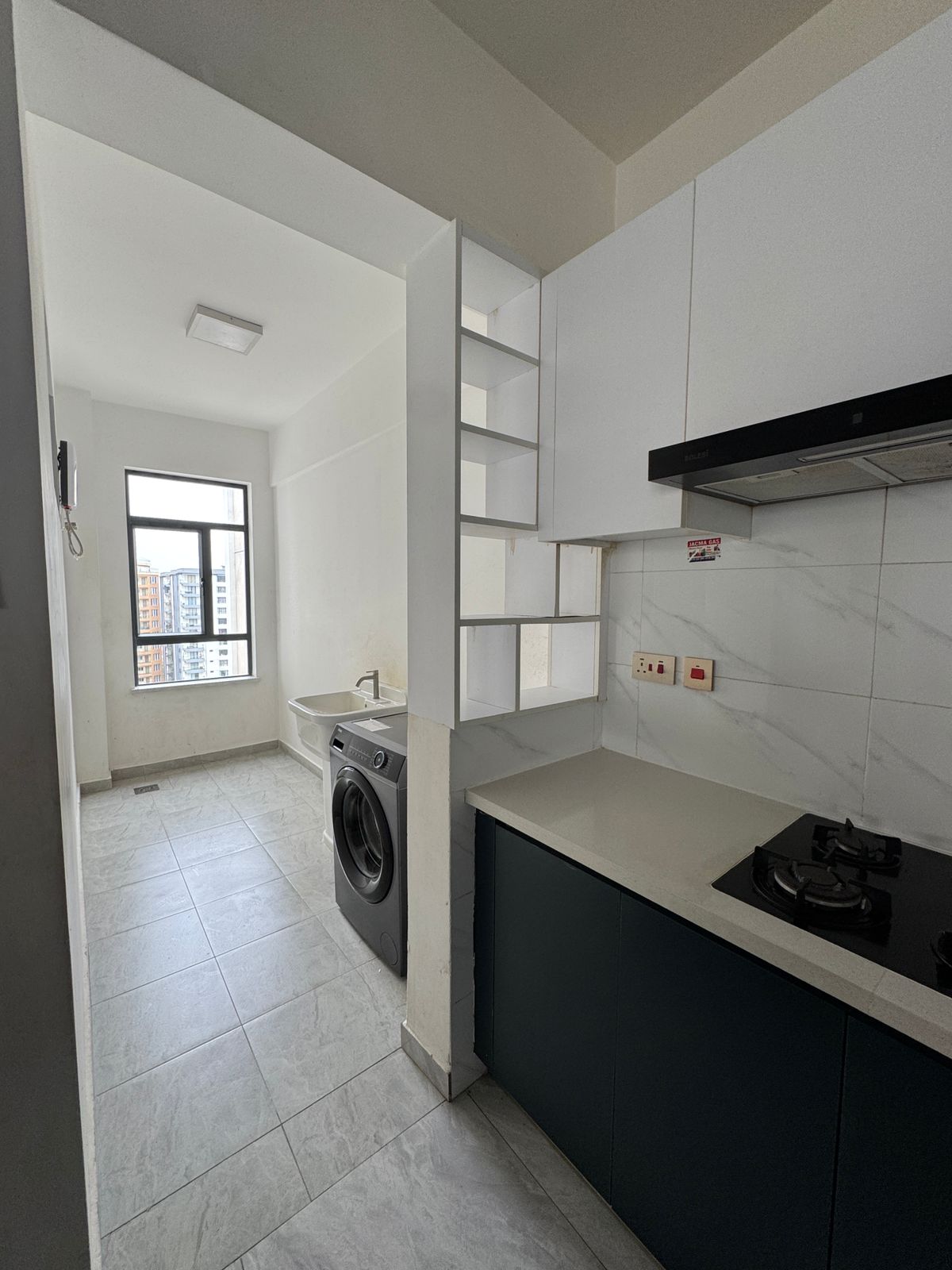 Image 2 of 4 Bedroom Apartment (Royal Oaks) - For rent/Sale