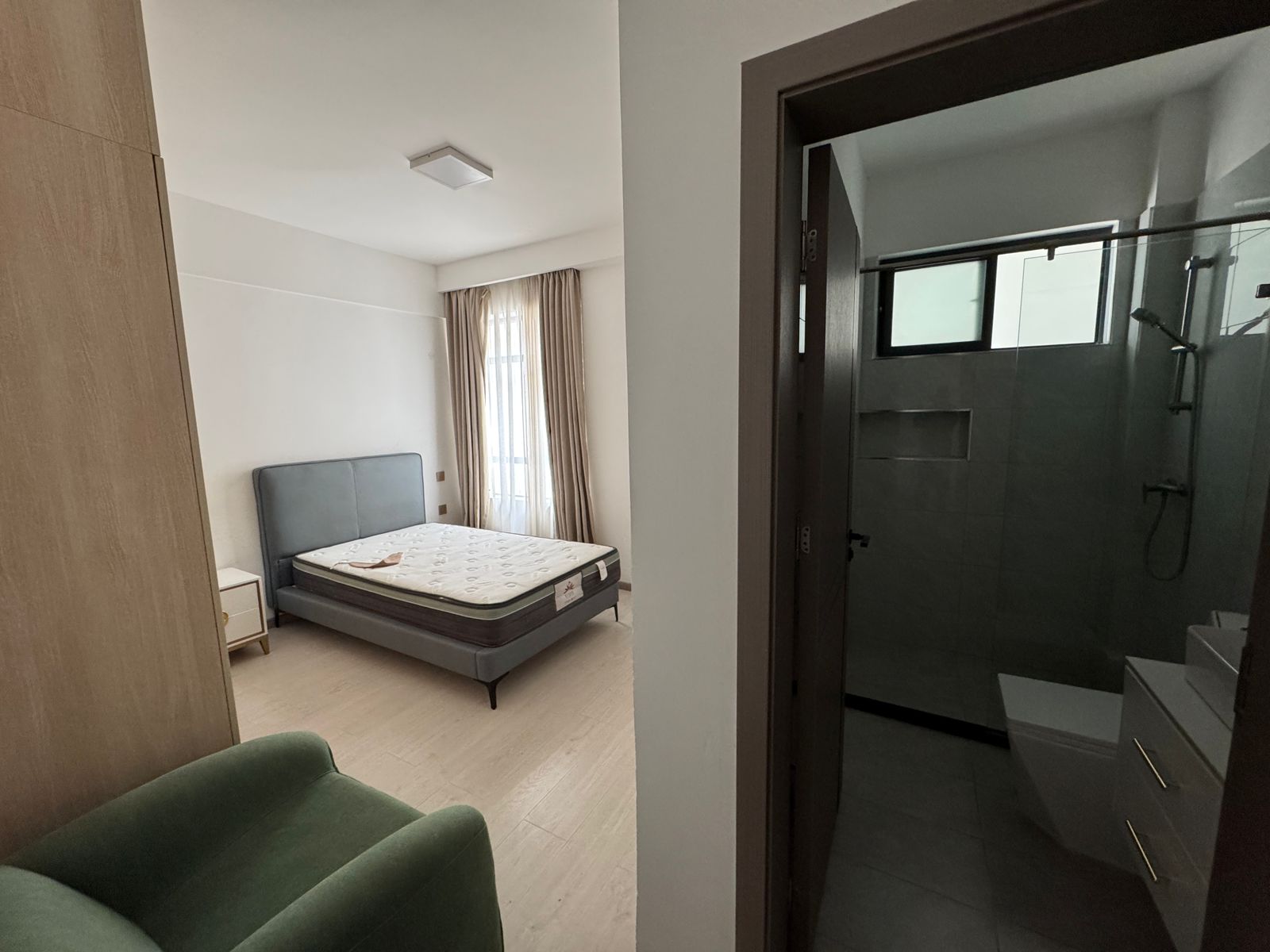 Image 3 of 4 Bedroom Apartment (Royal Oaks) - For rent/Sale